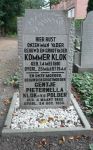 Klok Kommer 1881-1944 + echtgenote (grafsteen).JPG